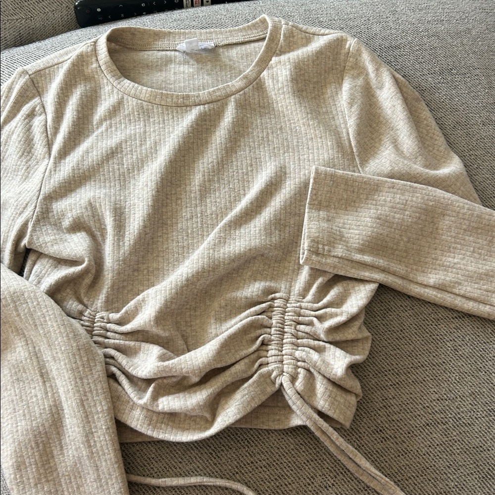 Le Lis Beige Ribbed Crop Top